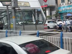 -红土地(地铁站)