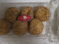 小麻球-白玉兰食品甜凤店(合生汇店)