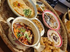 -爆炸头阿姨小四川正宗川味小吃(无任何分店)