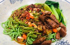 Oil-Poured Pork Sauce Spinach Noodles