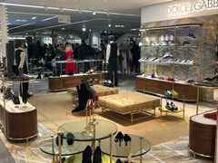 -文艺复兴百货(米兰大教堂广场店)