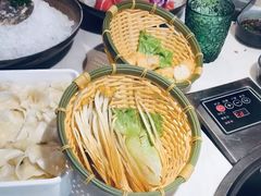 -喃喃椰·糟粕醋·椰子鸡火锅(七堡花园店)