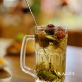 羊肉肥瘦相间，美味无穷，一点儿羊膻味都没有