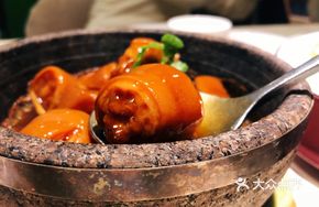 Braised Pig Tails in Brown Sauce