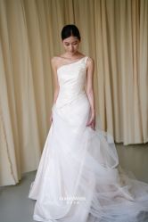 点击看大图 -GODDESS WHITE婚纱礼服(鹏城动力大厦店)