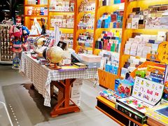 -西西弗书店&矢量咖啡(凯德晶萃广场店)