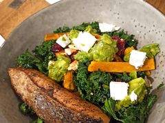 煎三文鱼牛油果色拉-Wagas沃歌斯(太古汇店)