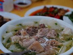 萝卜炖肘子-荣生萝卜汤饭店