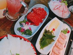 -老牌坊云南鱼豆花火锅(哈西万达店)