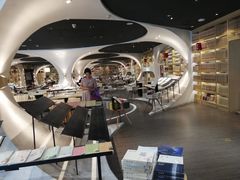 -钟书阁(珍园店)