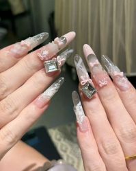 -Lucky girl建构养甲·中式翘睫专业店