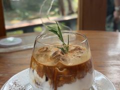 -Chom Cafe and Restaurant