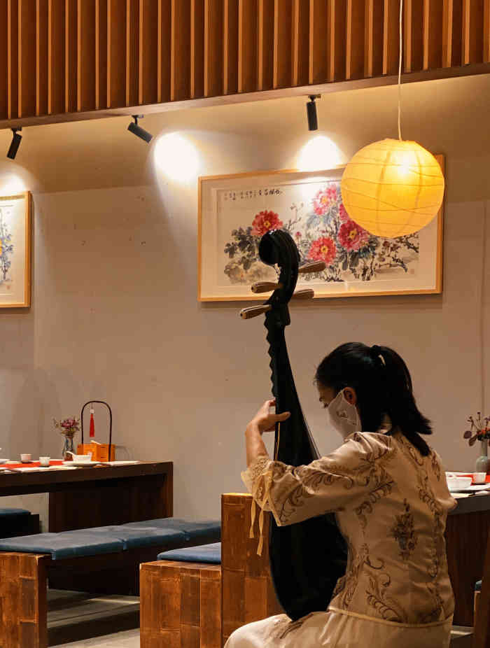 23:41打分94餐厅名称:荷风细雨 91餐厅地址:商城路665号1885广场a