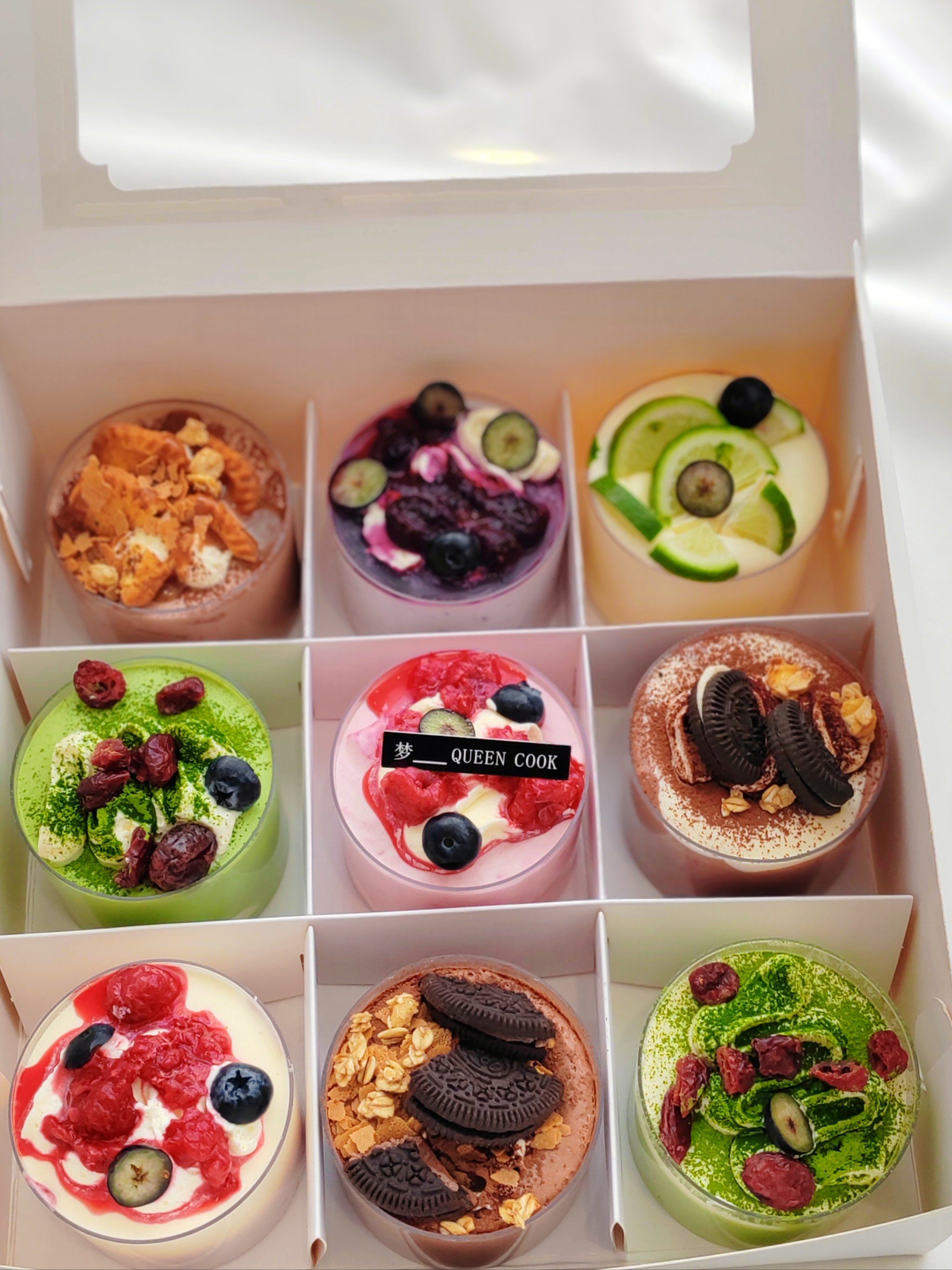 【九宫格甜品/慕斯】[调皮]

口味:树莓,青柠,摩卡,巧克力,抹茶