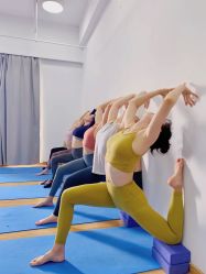 -亚太瑜伽普拉提学院