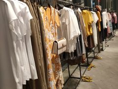 -URBAN REVIVO(上海中庚漫游城店)