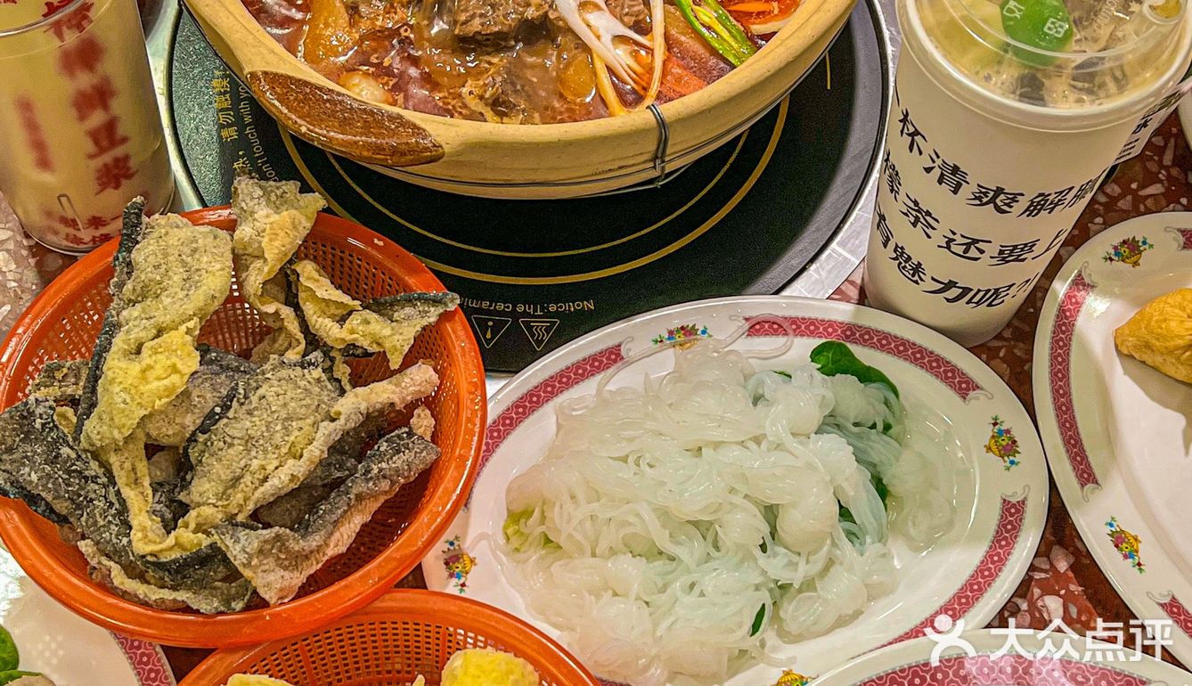 火遍魔都的富天添开新店啦！魔都坠好吃的牛腩煲！
