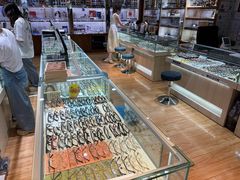 -三叶眼镜城批发市场(上海火车站店)