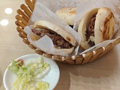 -闫家驴肉老店(华电一校店)