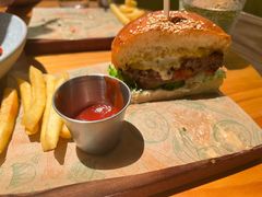 -三勾JJJ Burger&Coffee(梅溪湖店)