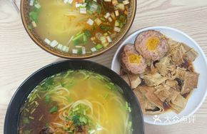 Xuzhou Signature Soy Sauce Hot Soup Cold Noodles