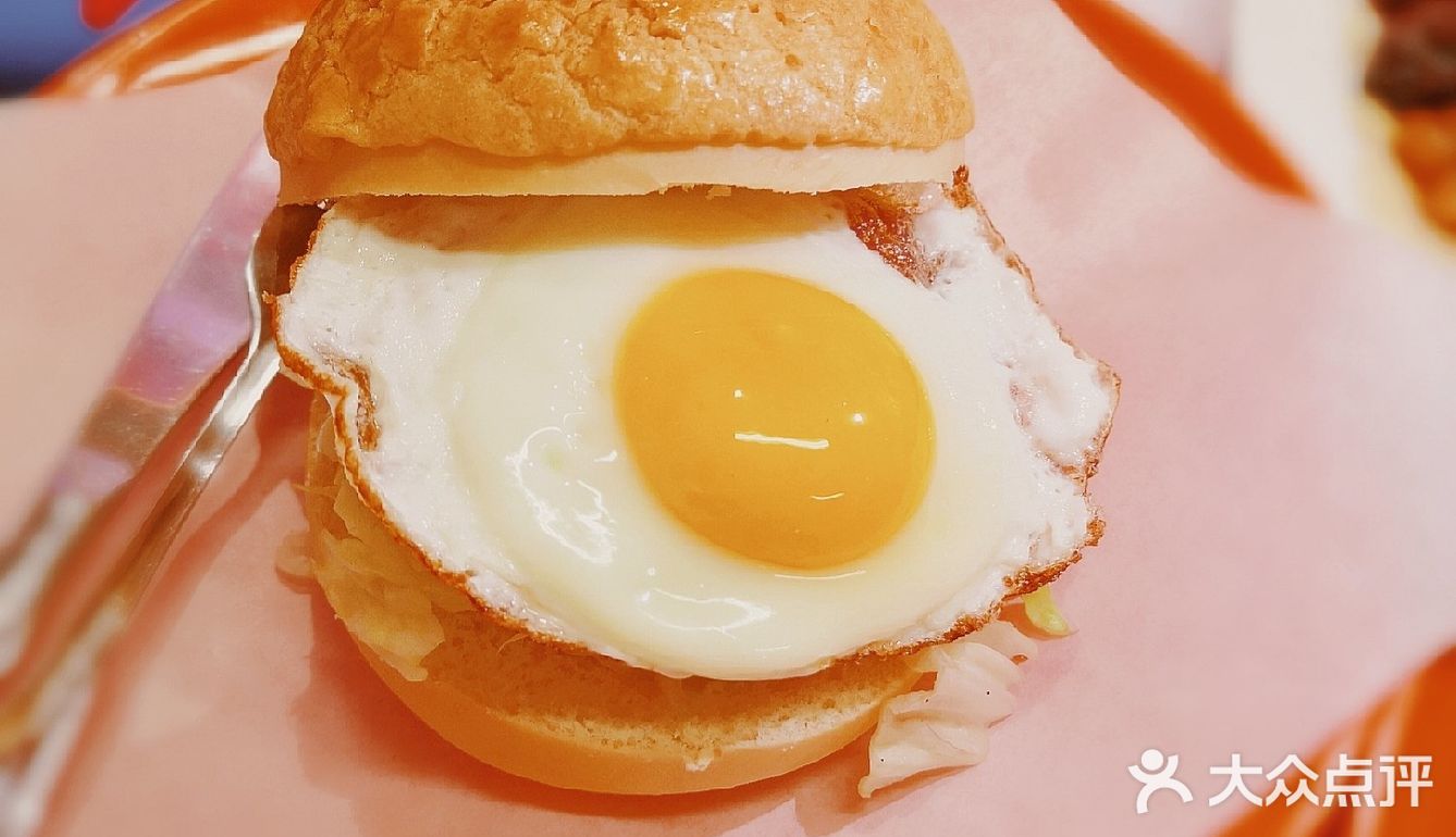 漏奶华—面包外脆里嫩 浓浓的黄油香味