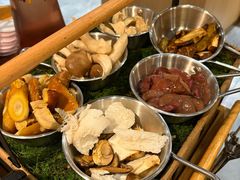 -一朵菌·野生菌探索家火锅(南亚店)