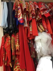 -觅白婚纱礼服馆