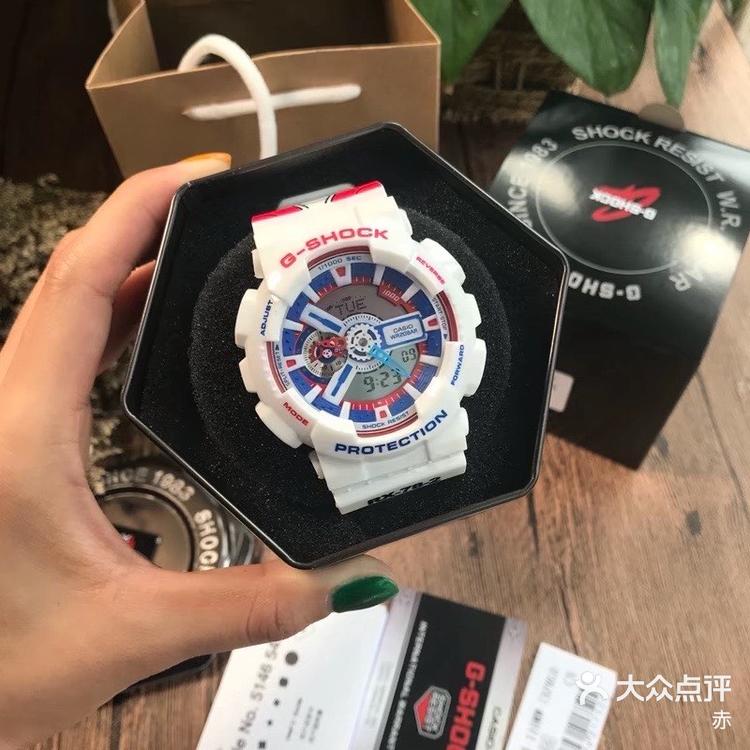 卡西欧联名高达40周年限定