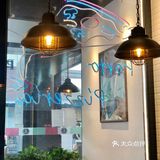 终于让恰到hin正宗的意大利披萨🍕啦！歪果仁老板很帅~[色]