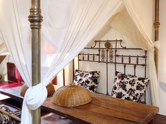 -Cuc Gach Quan Restaurant