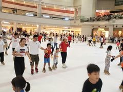 -冰纷万象滑冰场(深圳万象城店)