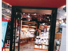 -西西弗书店&矢量咖啡(凯德晶萃广场店)