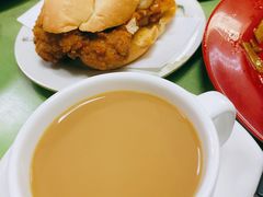 猪扒包-胜利茶餐室