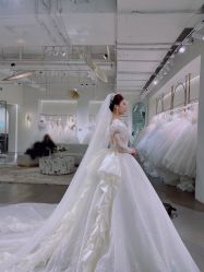 -艾米丽婚纱礼服