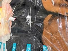 -福奈特洗衣·洗鞋·奢侈品护理(百联中环店)