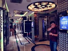 -蓝尊量贩(黄河路店)