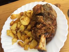 猪肘子土豆-瓦格纳苹果酒德国风味餐馆