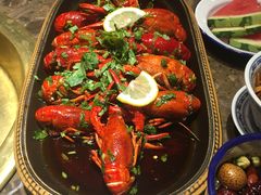 -沪小二炭火蛙锅(淮海中路美食不夜城店)