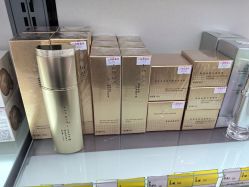 -上海化妆品时尚名品店