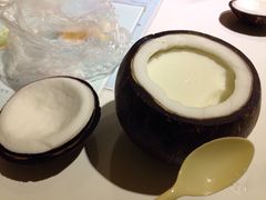 -志龙皇冠吃货椰子铺