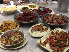 -巴厘龙虾·榜首油焖大虾(音乐学院·沿江酒馆店)