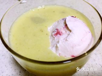 简单又美味的香蕉奶昔冰激凌