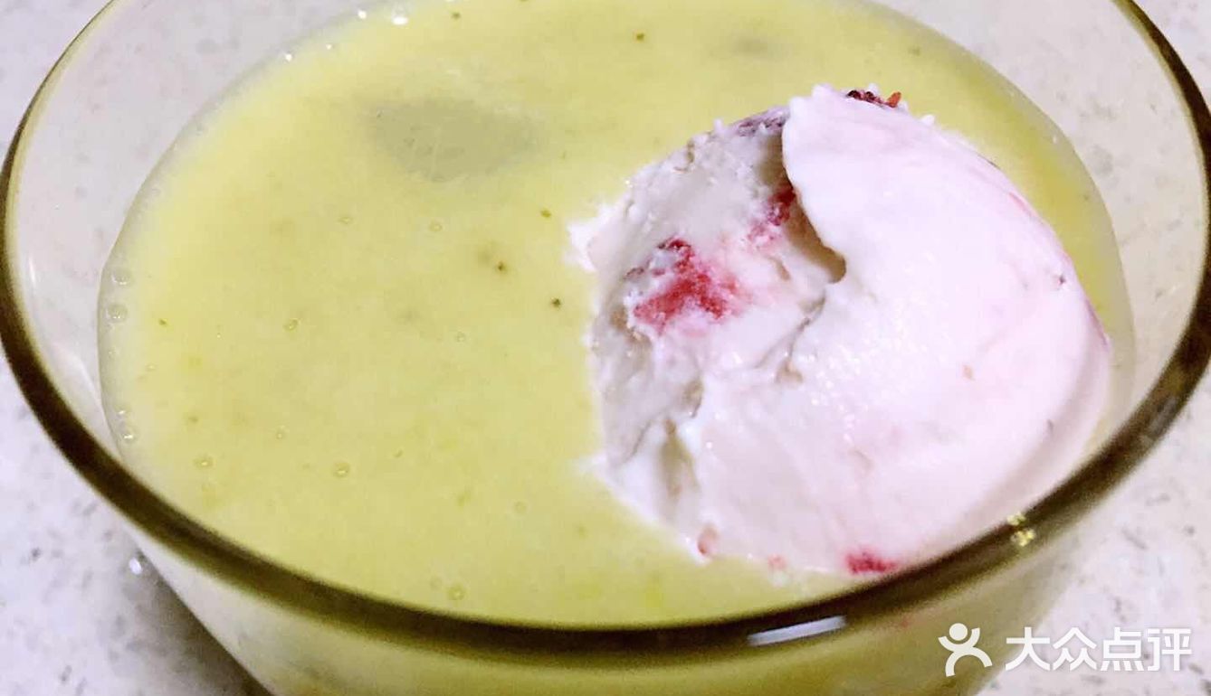 简单又美味的香蕉奶昔冰激凌