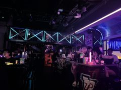 -UP嘻哈酒吧(粉巢店)