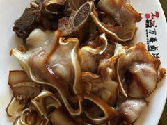 -老鼎万春卤菜(鹭湖宫8区店)