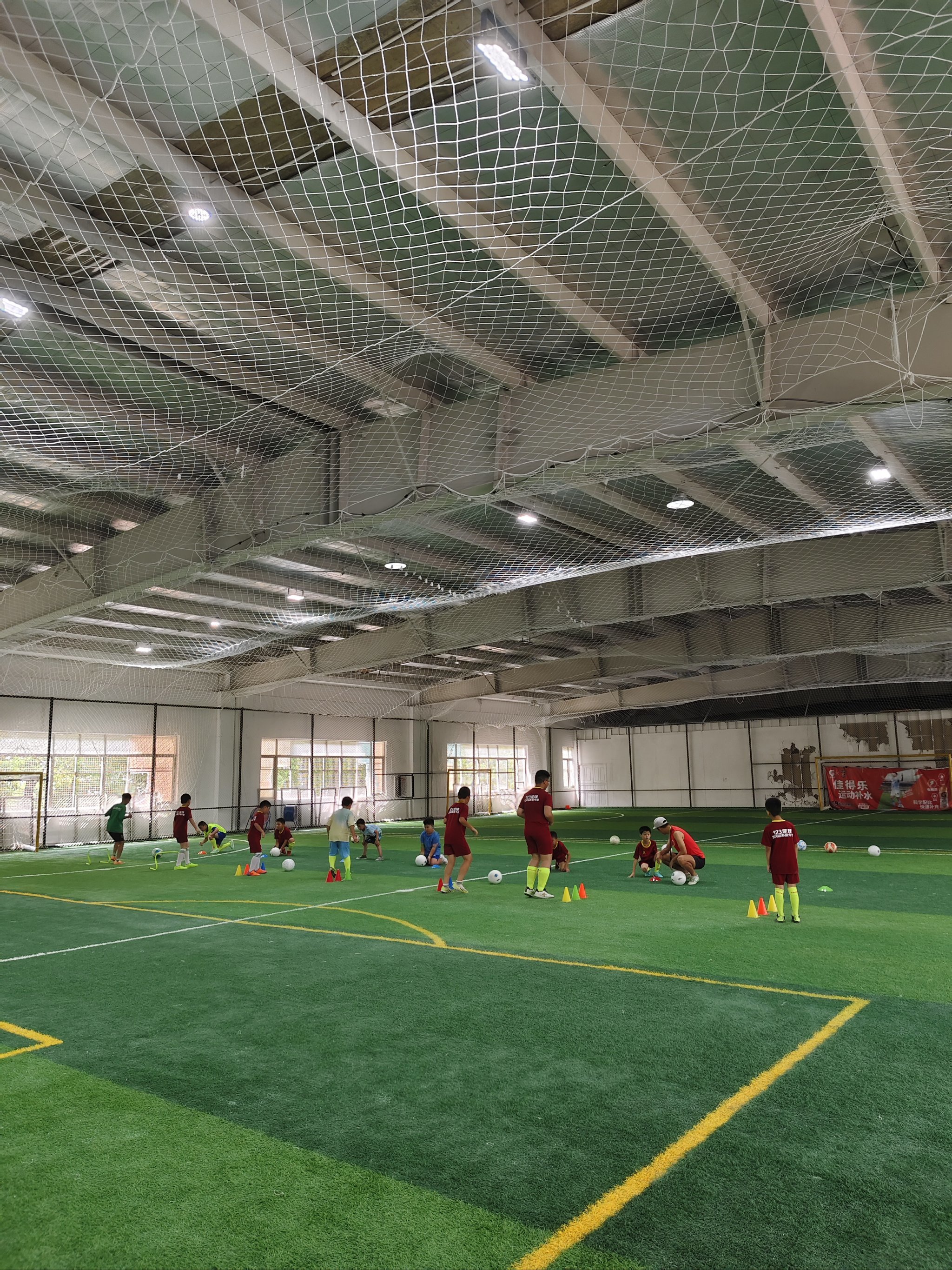 室内足球场你见过嘛
