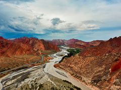 -天山神秘大峡谷