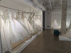 -维纳斯婚纱礼服租赁馆