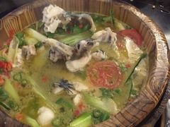 -乌蒙鱼府怪石咕噜鱼木桶鱼